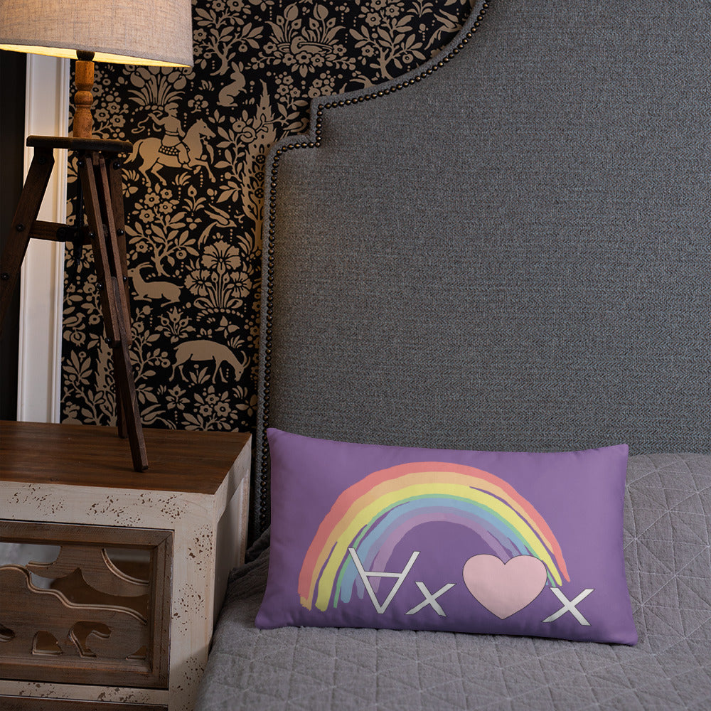 Love Everyone: Throw Pillow