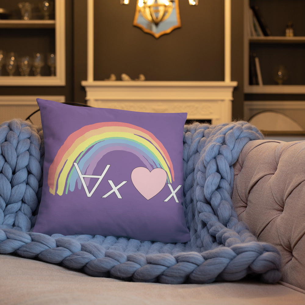 Love Everyone: Throw Pillow